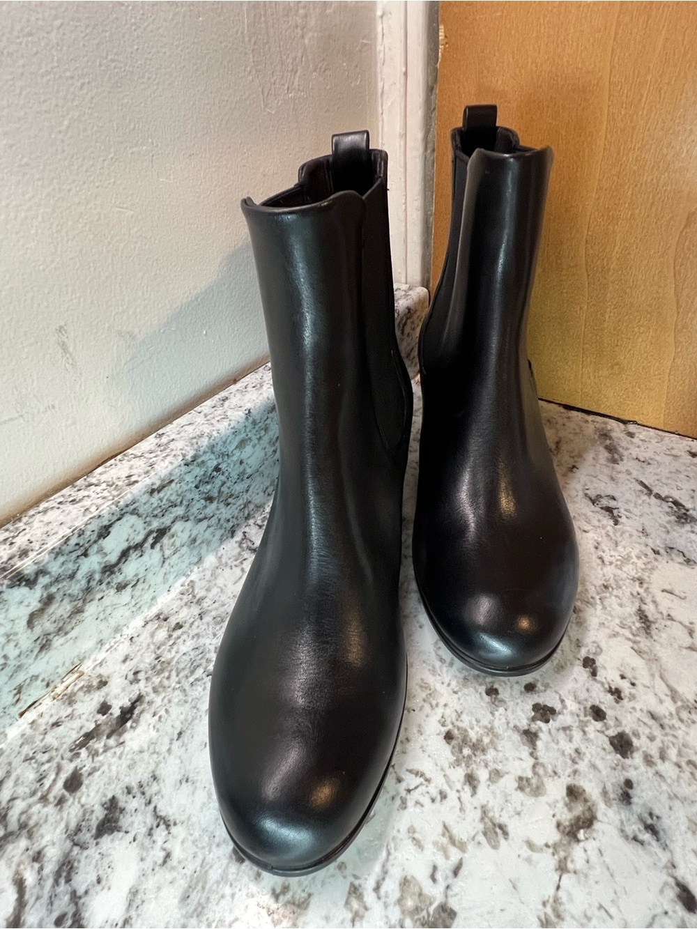 ECCO Dress Classic 35 Women's Black Leather Chelsea Boots Size 39 / US 8-8.5
